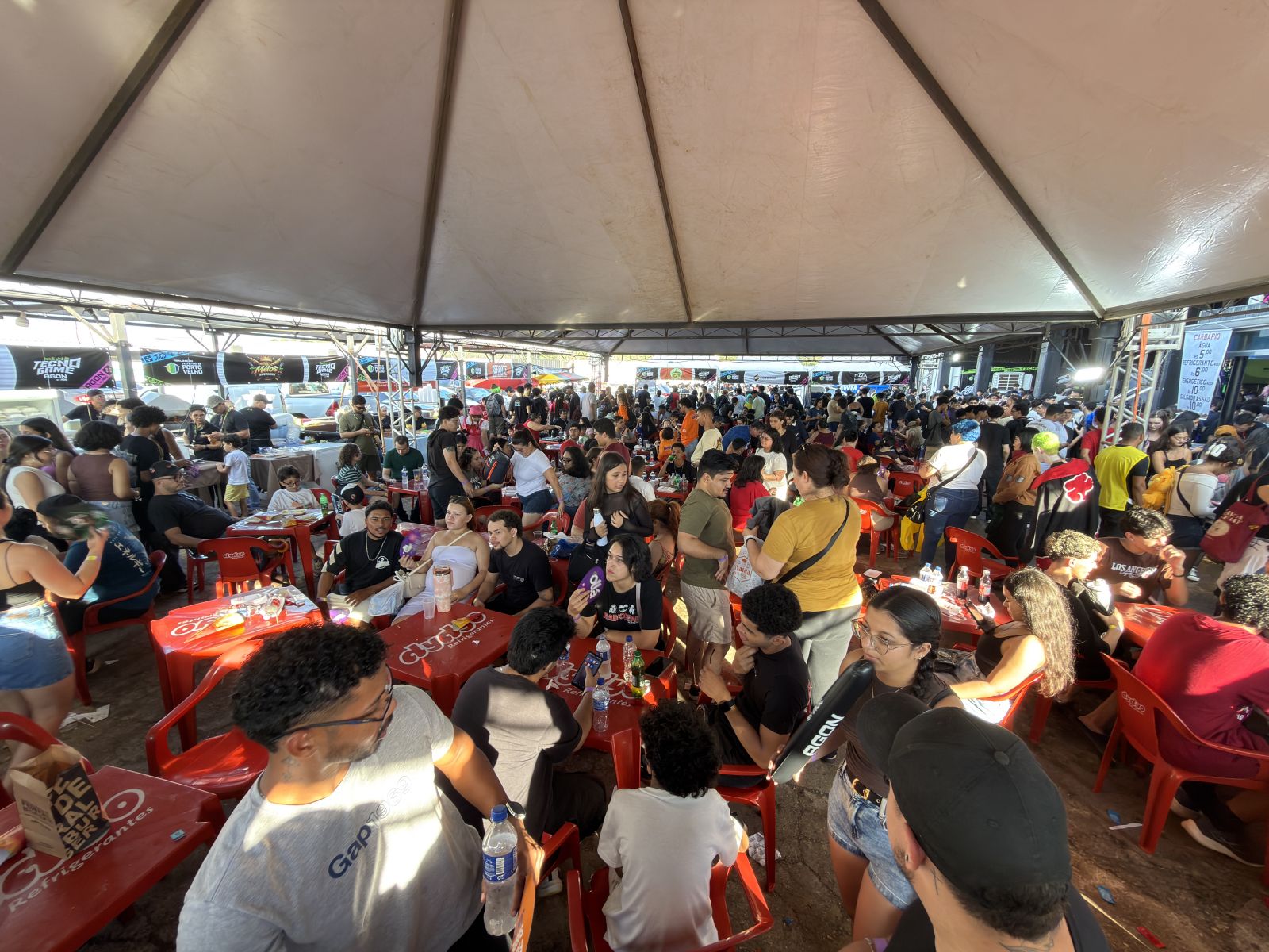 Barracas de alimentação registraram movimento intenso e vendas acima das expectativas